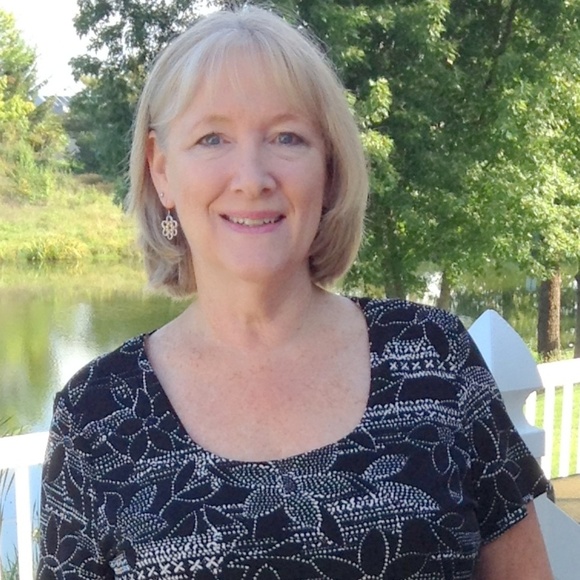 Meet your Posher, Vickie - Picture 1 of 2